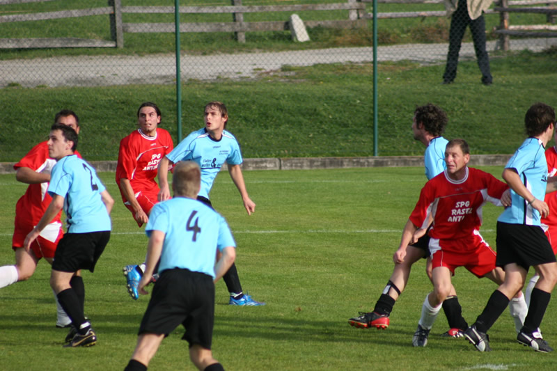 gal/08. Spieltag- SV Reischach-Rasen/2006-10-24 - SVR gg. Rasen-Antholz 148.jpg